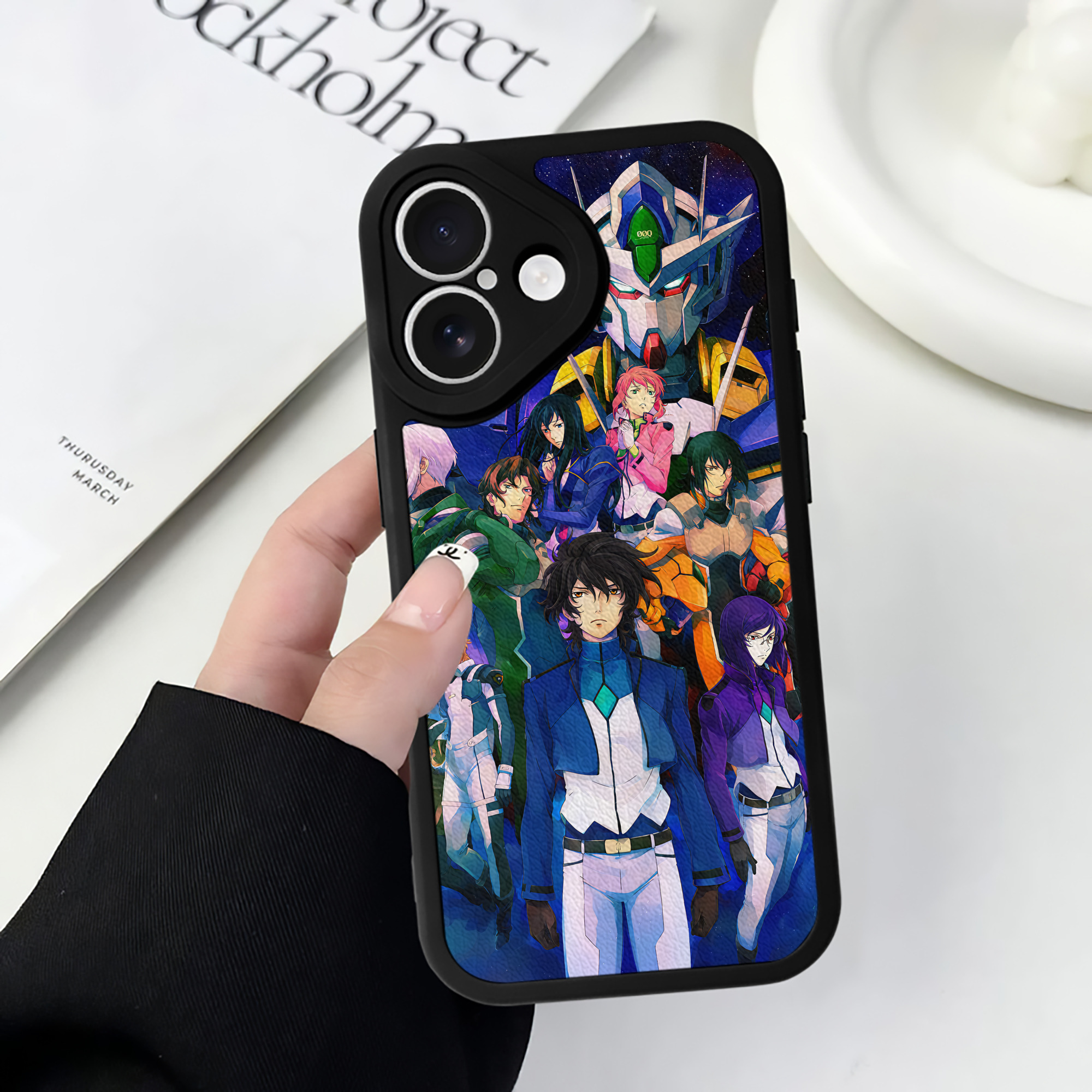 （画像用） 機動戦士ガンダム Mobile Suit Gundam 【iPhone 16シリーズ対応】シリコンスマホケース（レザー調） 材質：シリコン